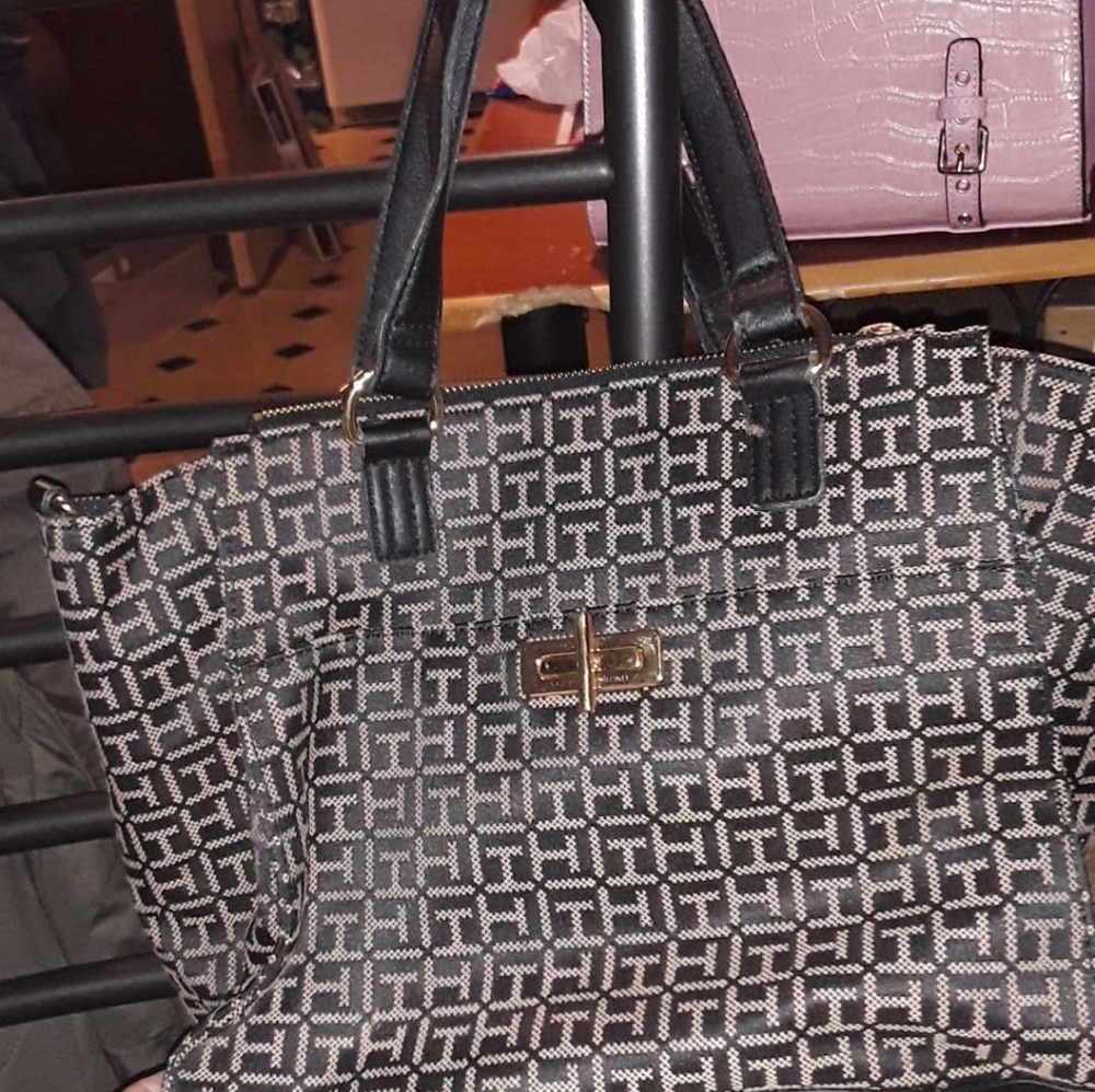 Tommy Hilfiger purse